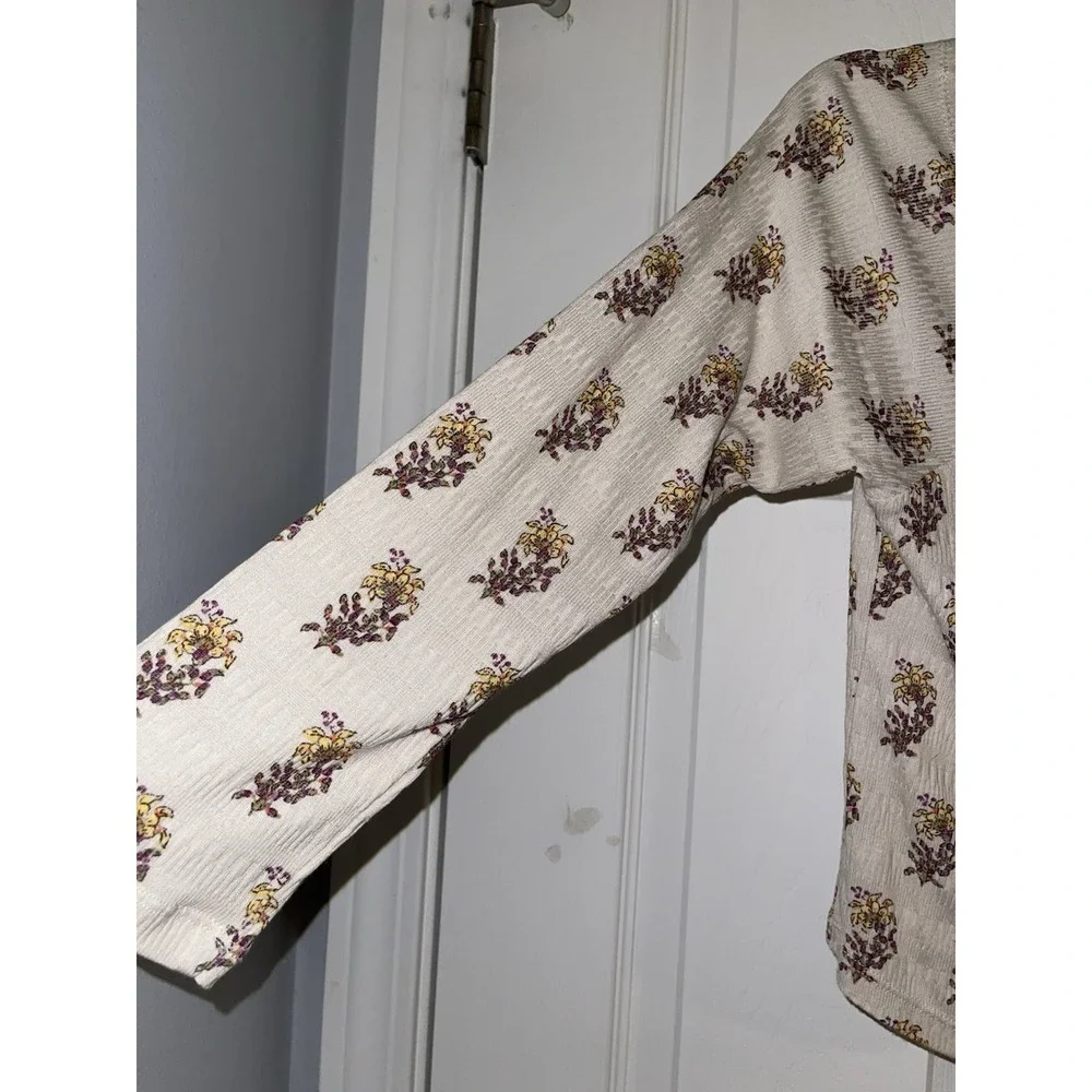 Anthropologie Sabrina Ivory Cinched Ditsy Floral V-neck Knit Shirt Small Boho